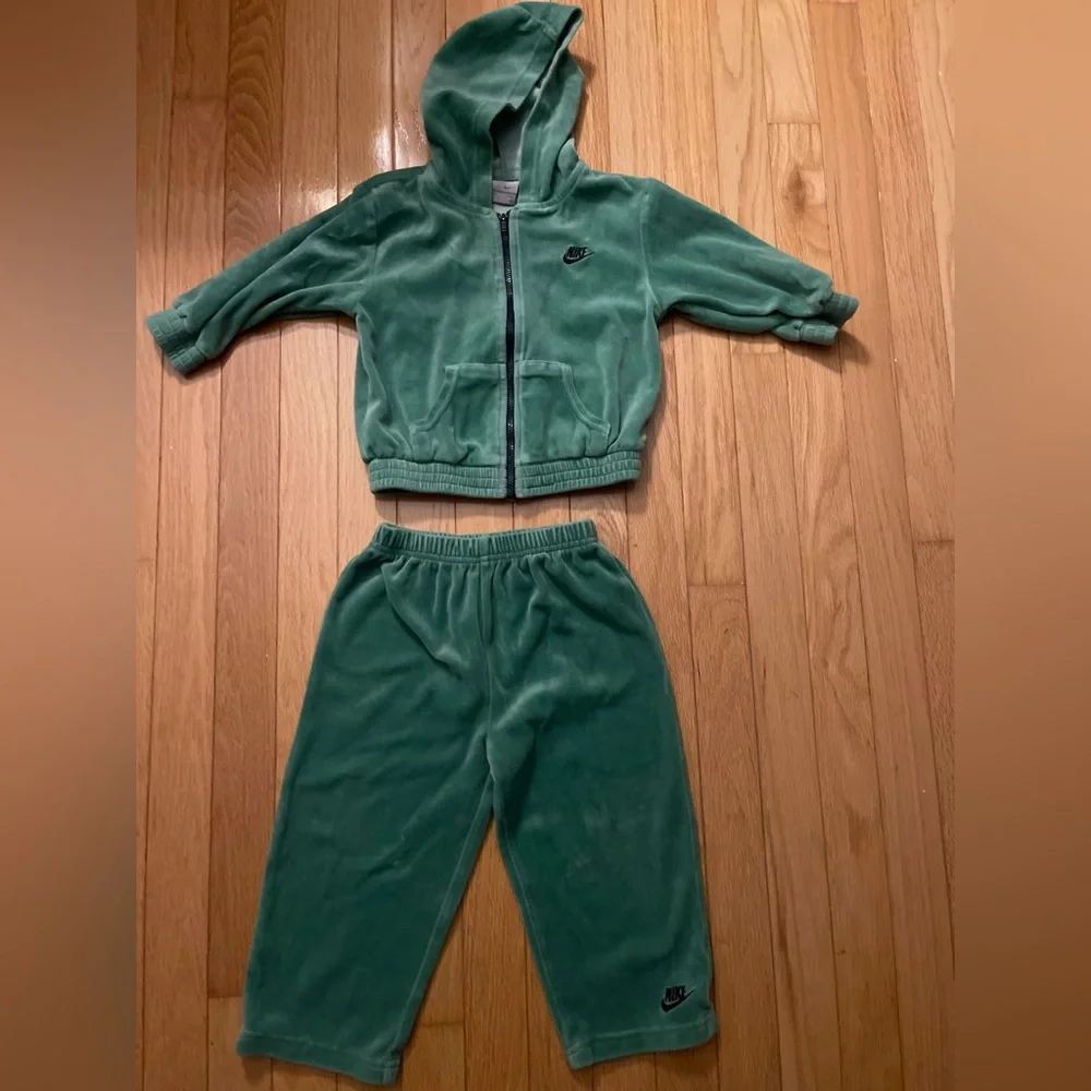 Nike Green Velour Jumpsuit 24M - Picture 3 of 7